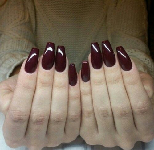 Dark red gel polish nail set 